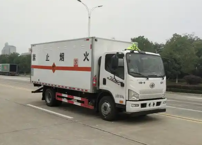 湾岭镇爆破器材运输车可以上高速吗？